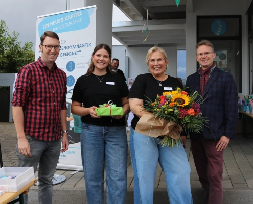 Eröffnung Physiotherapie-Praxis Beatrix Schneider Von links nach rechts: Alexander Herbst (Ortsbürgermeister), Madlen Schneider, Beatrix Schneider, Tobias Panne (Erster Beigeordneter der VG Montabaur)